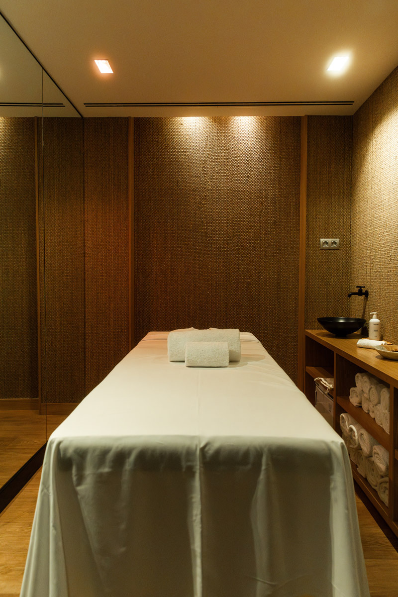 massage bed